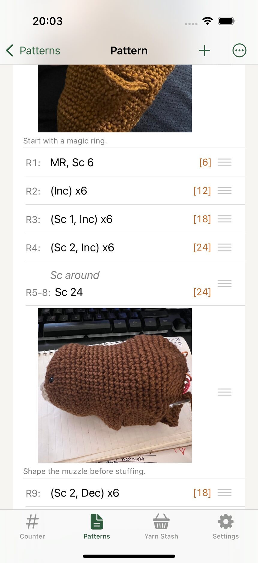 A text note row and an image row with a diagram placed between stitch rows in a pattern.
